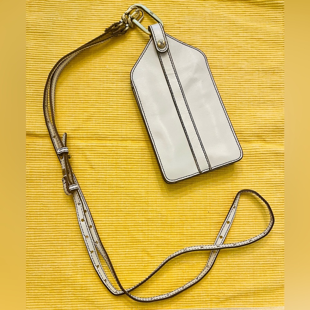 HOBO Dash. Beautiful Leather. Fabric Lined, Crossbody with Unique Design Closure